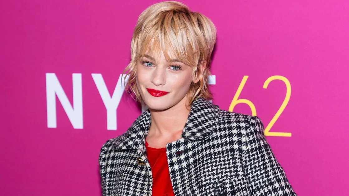 Who Is Esther McGregor? Age, Famous Family, Roles