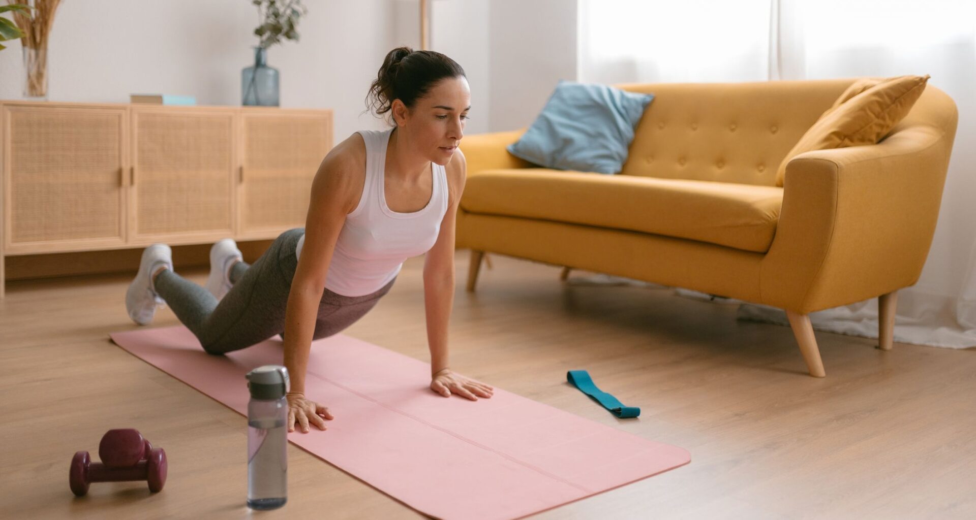 This 59-year-old trainer doesn’t lift heavy weights, but she’s the strongest she’s ever been—this is the resistance band workout she recommends for beginners