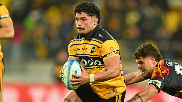 Hurricanes loose forward Du'Plessis Kirifi.