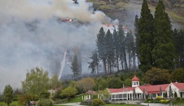 Blaze near Queenstown spreads; battle to resume tomorrow