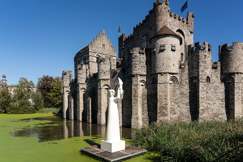 inflatable sculpture in ghent asks visitors to 'pump for democracy' to keep it standing - 1