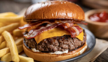 Dairy Queen Vs Sonic: Who Makes A Healthier Classic Bacon Cheeseburger?