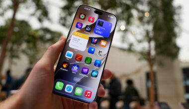 Here's Why Your Phone's Proximity Sensors Are So Important
