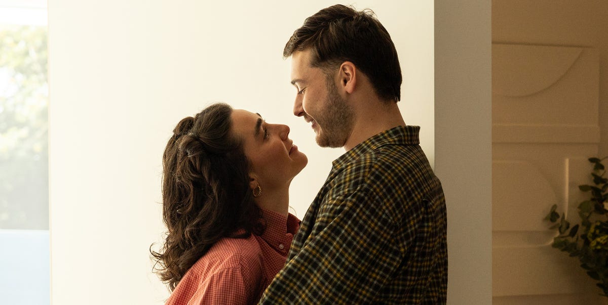 How Channel 4's binge-worthy new sitcom was inspired by classic rom-coms from the '80s and '90s