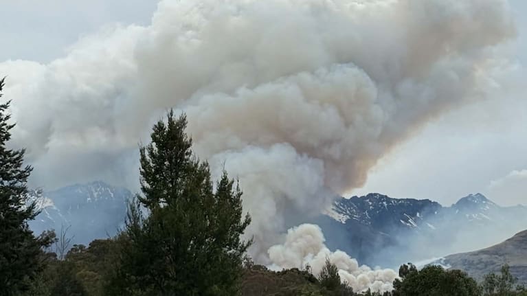 Large plumes of smoke from a vegetation fire on Walter Peak. (Source: Dave Noble)