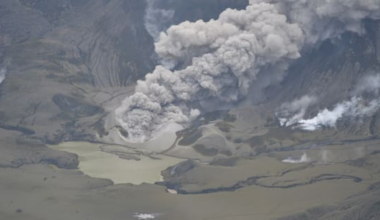 Whakaari/White Island alert level raised with ash eruption
