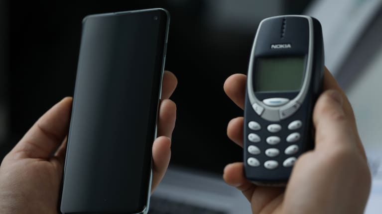 Mobile phones in our pockets allow us to know almost everything in an instant.