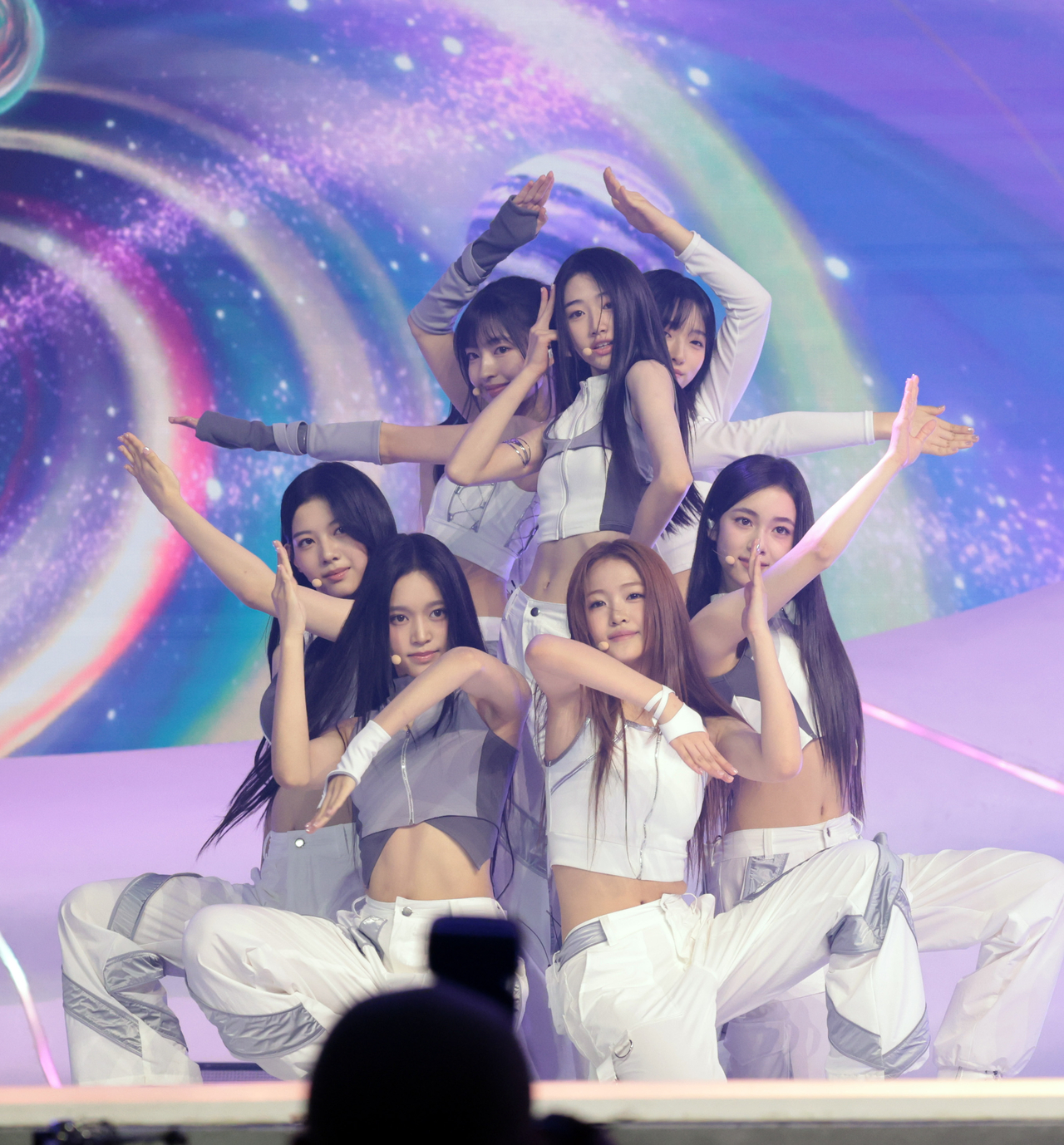 A2O Lite performs "Neon" during the girl group's debut showcase, "Welcome to Soulite From A2O Soul A2O Lite," at Kintex in Goyang, Gyeonggi Province, on Oct. 12. (Newsis)