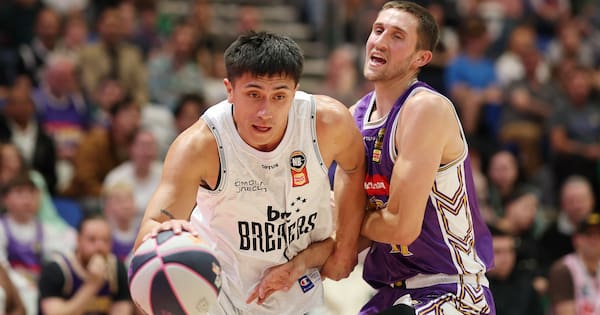 Breakers survive late Kings rally in NBL nailbiter