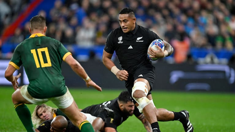 Shannon Frizell in action for the All Blacks in the 2023 Rugby World Cup final.