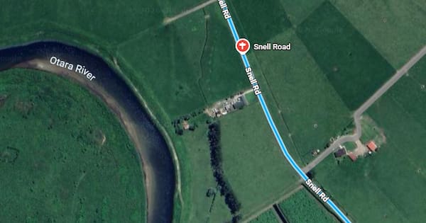 'Extensive' search underway for pair who fled into river from police