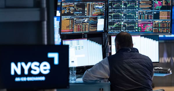 US markets weighed down by extended sell-off in tech sector