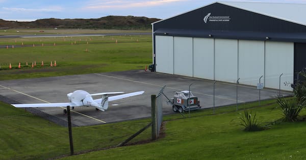 Independent review launched into failed Whanganui flight school