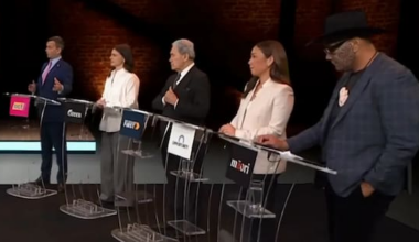 Minor parties keep calm and carry on in tepid kingmakers debate