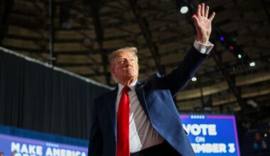 Americans are turning dark on Trump, Republicans will pay in midterm elections