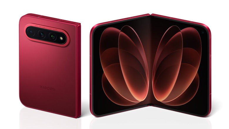 The new Xiaomi 18 Fold in red, both closed and open.