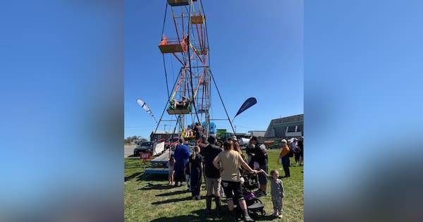 Two teen girls injured after fall from Ferris wheel in Greymouth