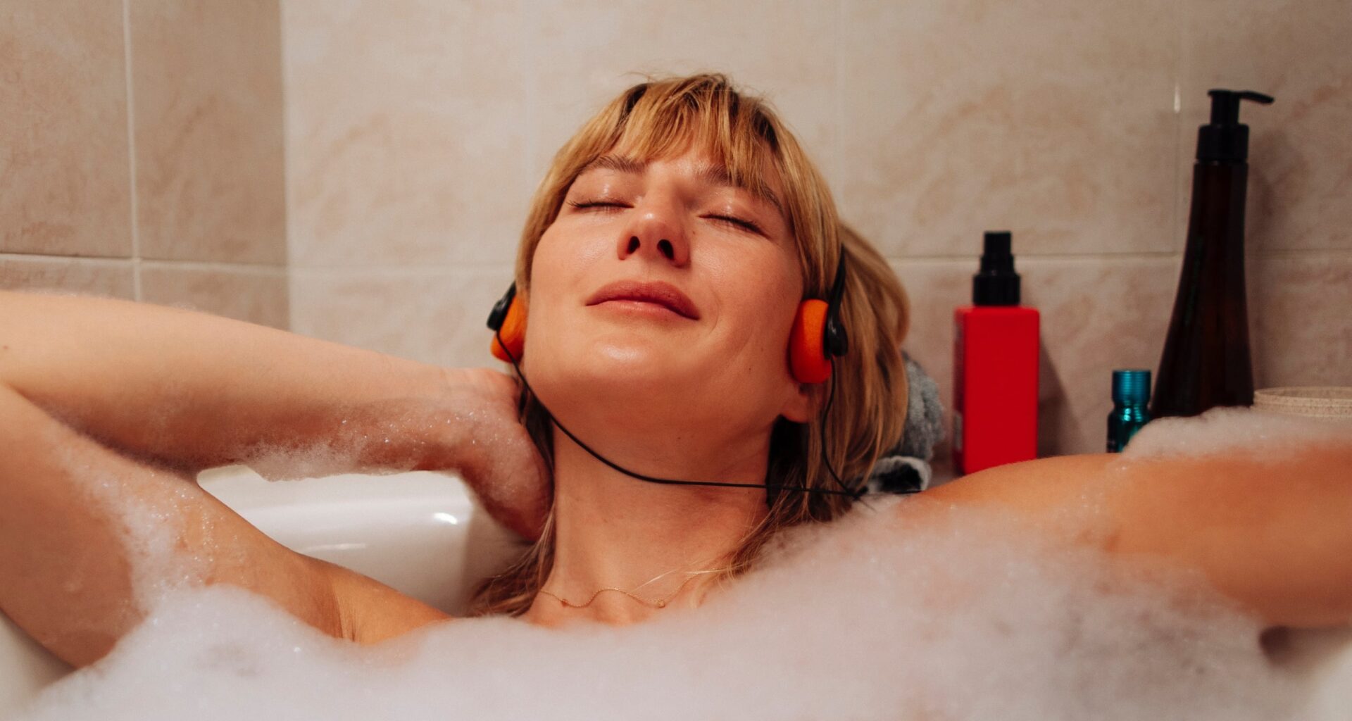 A Hot Bath May Lower Your Blood Pressure More Than a 30-Minute Workout Can, Study Reveals : ScienceAlert