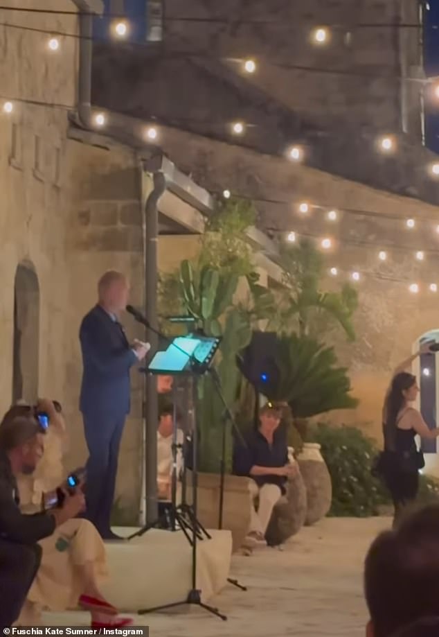 Sting gave a speech in front of the guests