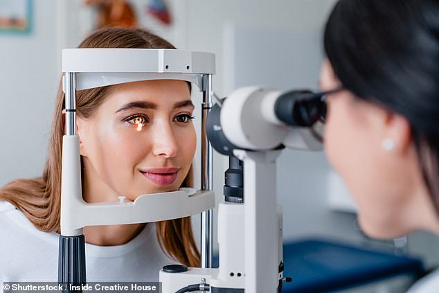 Researchers used artificial intelligence ( AI ) to analyse digital retinal photographs - images of the back of the eye that are already used to diagnose some conditions