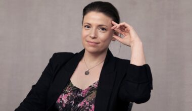 Julia Whelan has narrated 600 audiobooks and counting. So why isn't she paid like it?