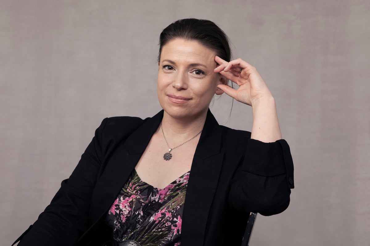 Julia Whelan has narrated 600 audiobooks and counting. So why isn't she paid like it?