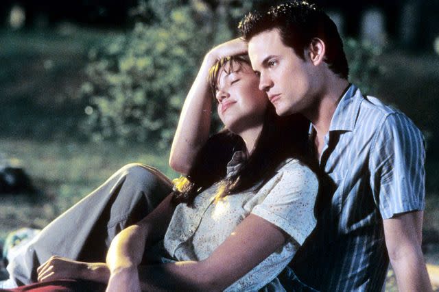 Warner Brothers/Getty Mandy Moore is comforted by Shane West in a scene from 'A Walk to Remember'