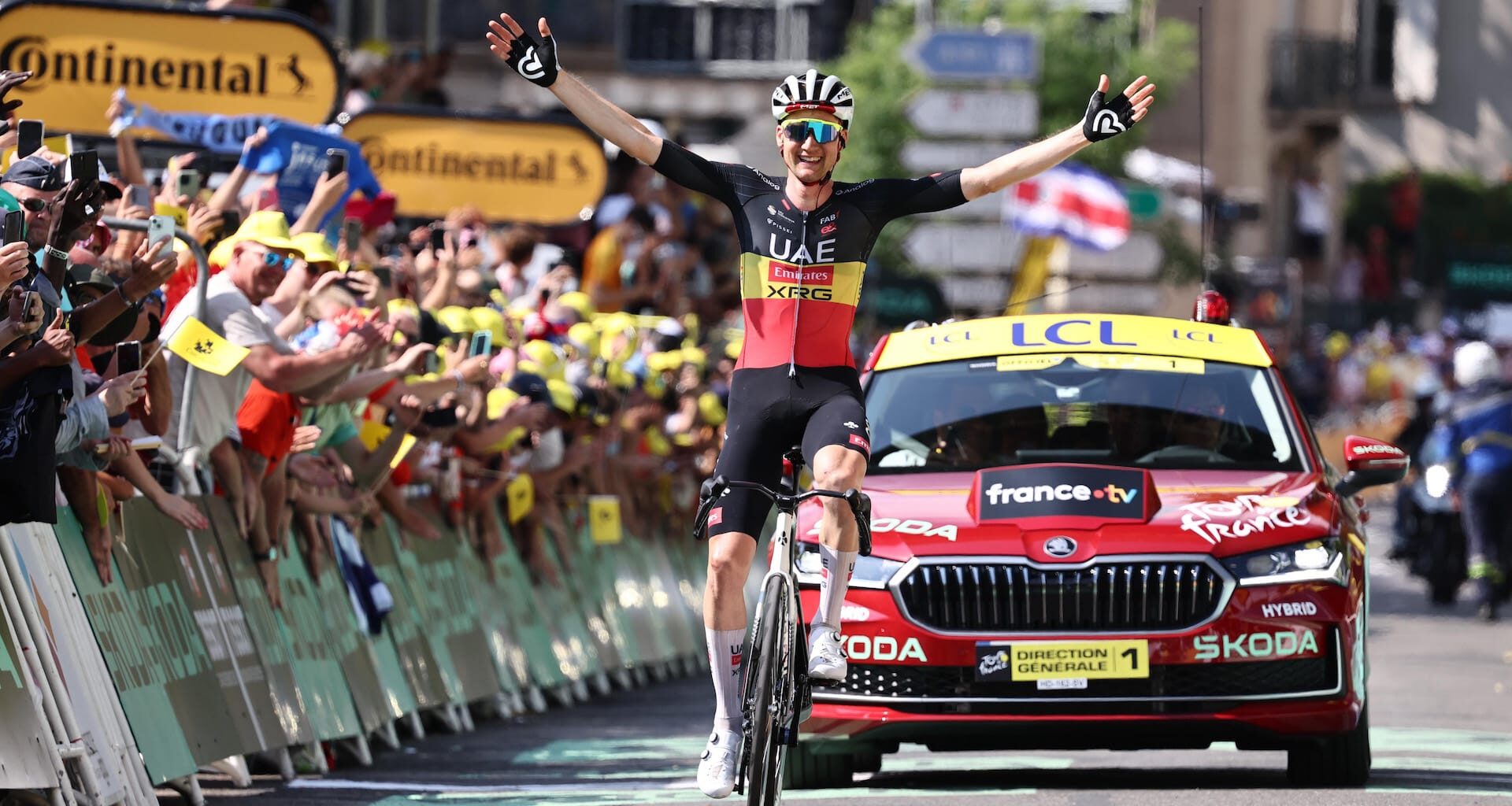 Wellens soars to Tour stage 15 victory after 43 km off the front of the breakaway