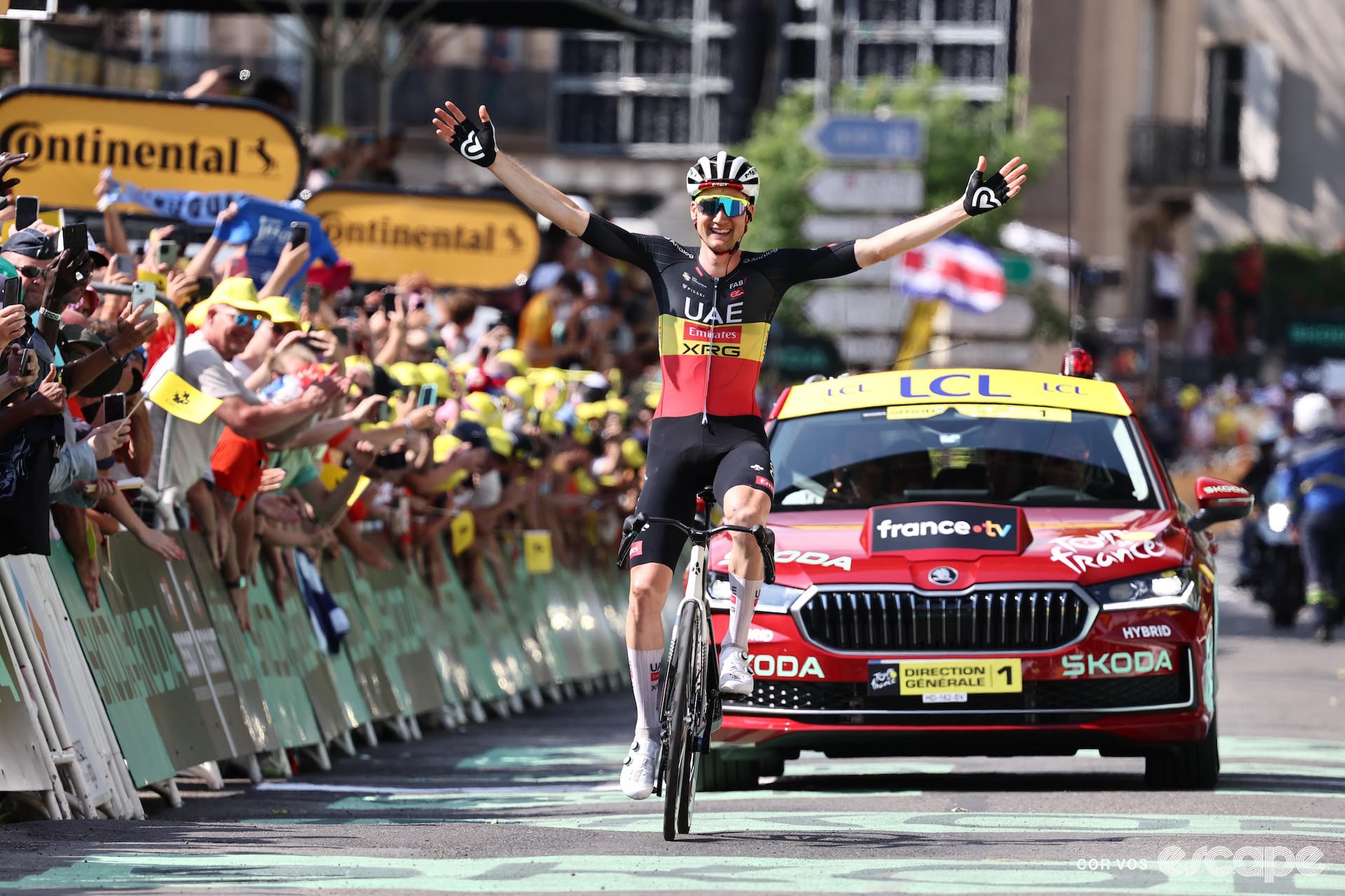 Wellens soars to Tour stage 15 victory after 43 km off the front of the breakaway