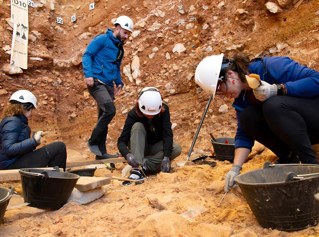 Decapitation of a child 850,000 years ago offers new evidence of cannibalism at Atapuerca