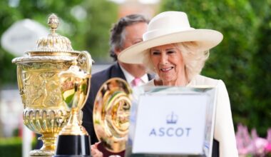Queen presents winner’s trophy at Ascot after King George race