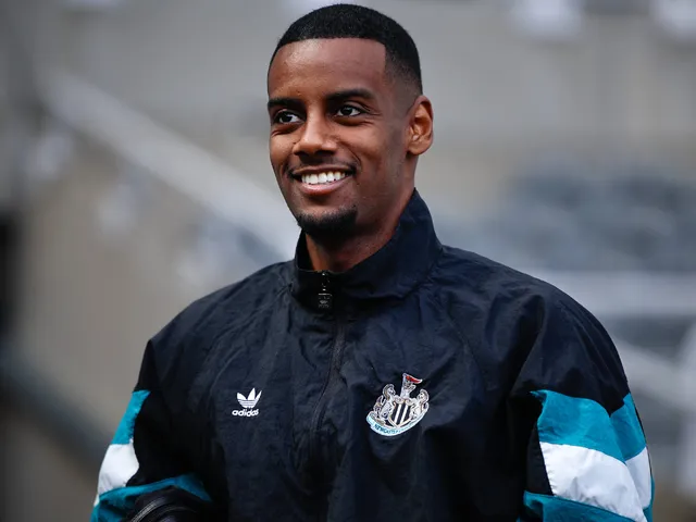 Alexander Isak to Liverpool: Arne Slot boost as Eddie Howe identifies 'replacements' for striker as transfer rumours increase