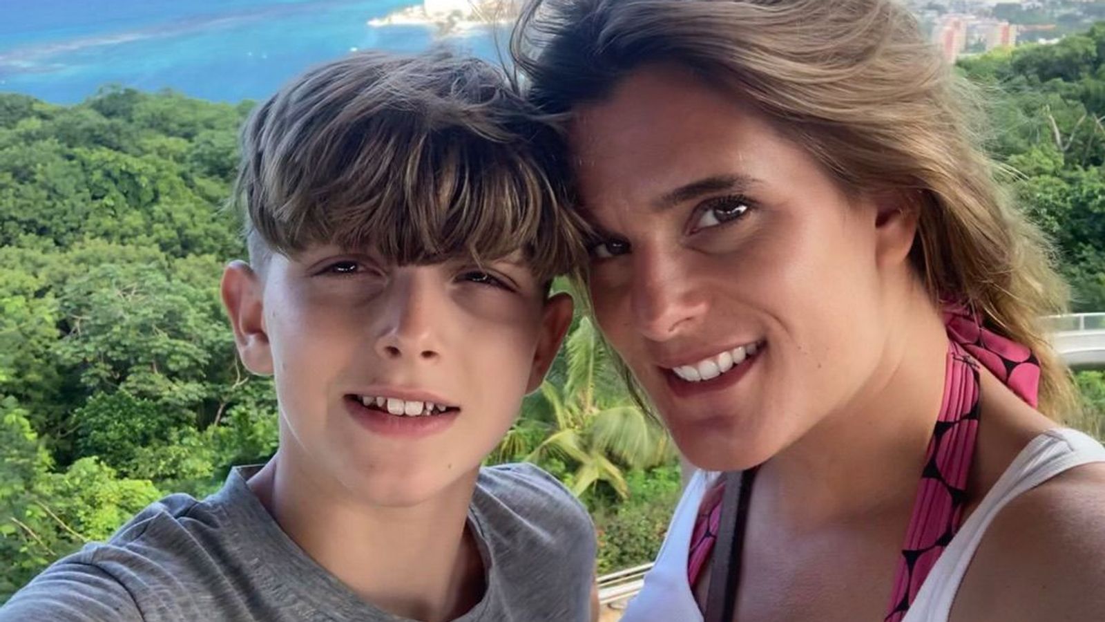 Ellen and Jools on holiday together