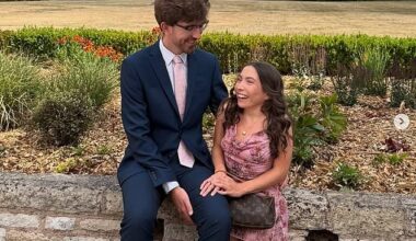 Annabelle Davis looked more loved-up than ever in a sweet new snap with boyfriend Charlie that she posted to Instagram on Monday