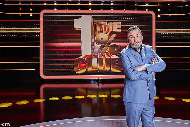 A former contestant on ITV 's The 1% Club has revealed what comedy legend Lee Mack is really like when the cameras aren't rolling