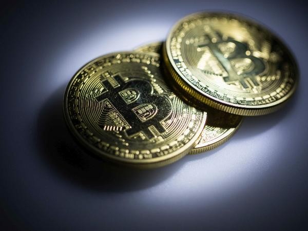 Bitcoin hits record high | IG Bank Switzerland