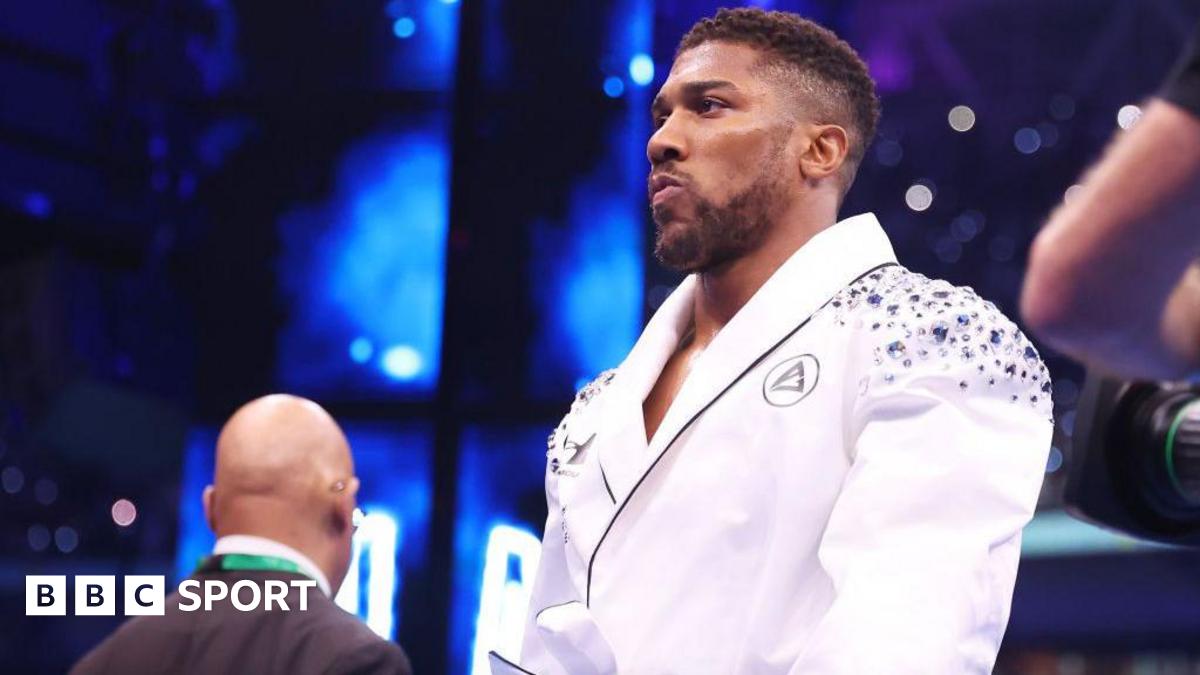 Emma Raducanu reacts during her Cincinnati Open defeat by Aryna Sabalenka