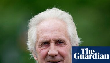 Horse racing trainer Bill Turner, Brocklesby Stakes specialist, dies aged 78 after fall | Horse racing