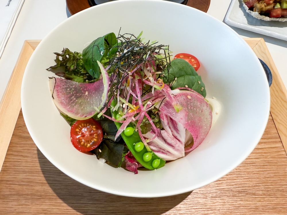 Beautifully fresh vegetables are the highlight of the cold Bukkake Udon. — Picture by Lee Khang Yi