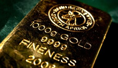 White House moves to calm bullion markets after tariff threat