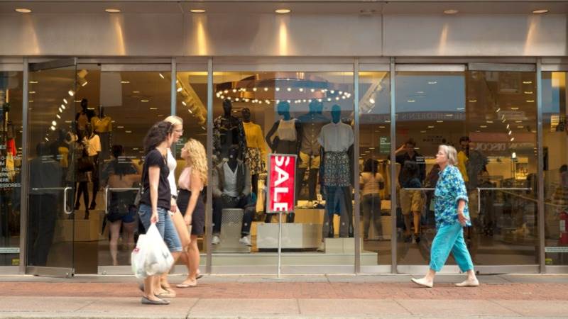 US consumer confidence drops in August - breakingthenews.net