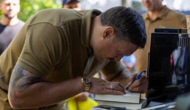 Usyk visits wounded National Guard soldiers at medical center