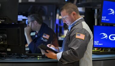 Stocks Surge as Market Rebounds From Sell-Off; Palantir Jumps Ahead of Earnings, Nvidia, AMD Lead Chip Sector Gains