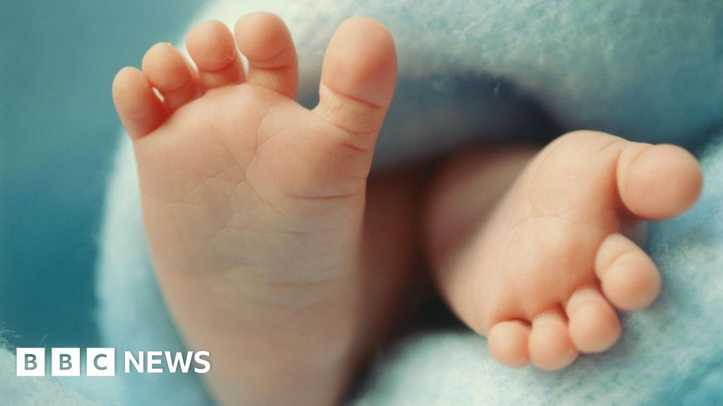 Babies from three people's DNA prevents hereditary disease
