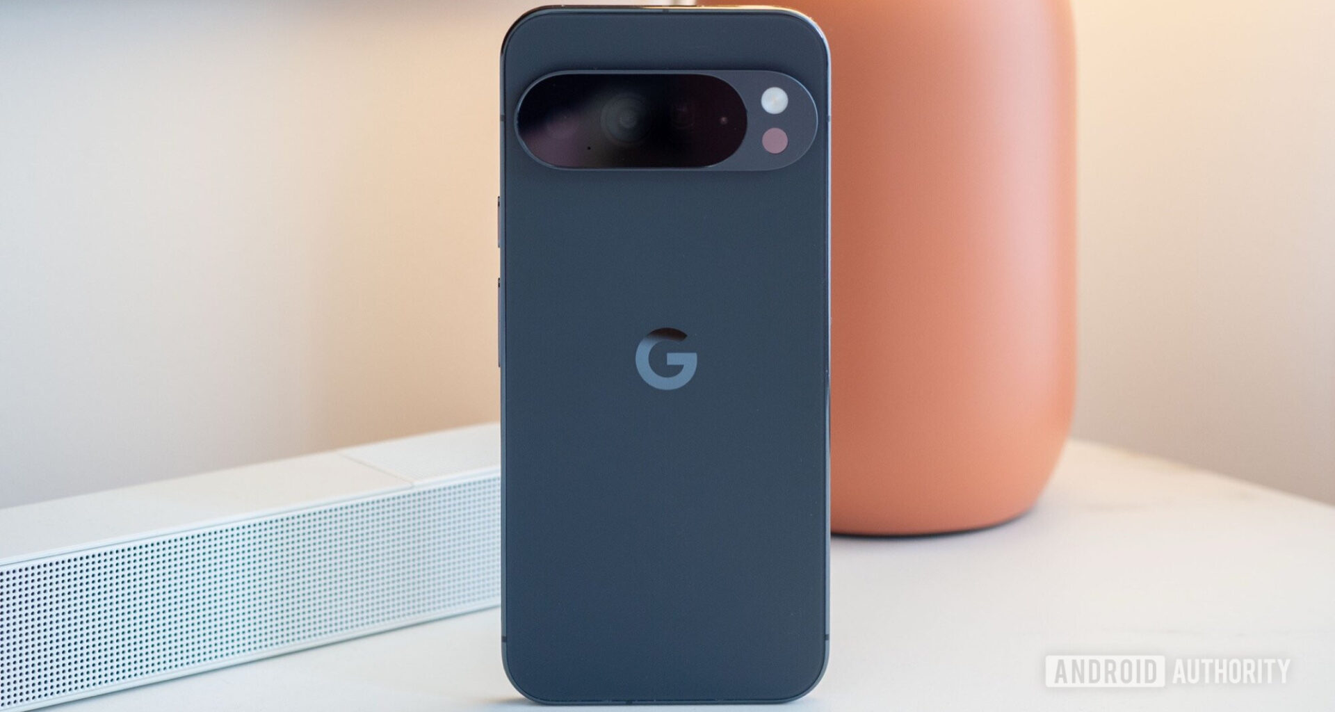 google pixel 10 pro xl back obsidian 1