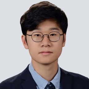 portrait of Jonathan Lee