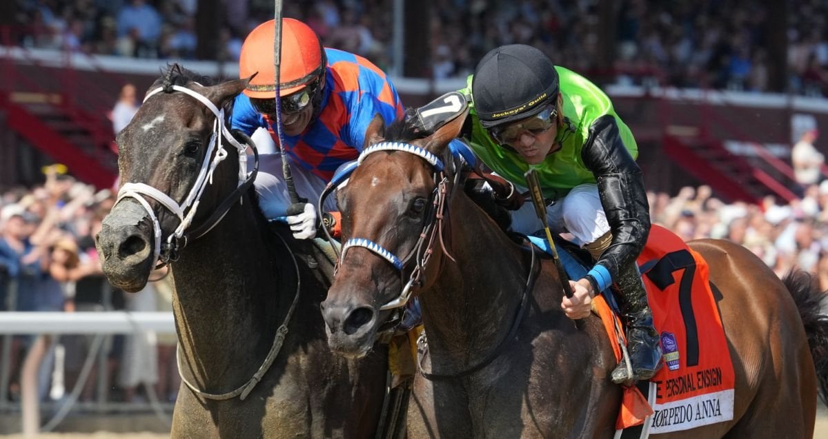 Horse of the Year Thorpedo Anna digs in to win G1 Personal Ensign