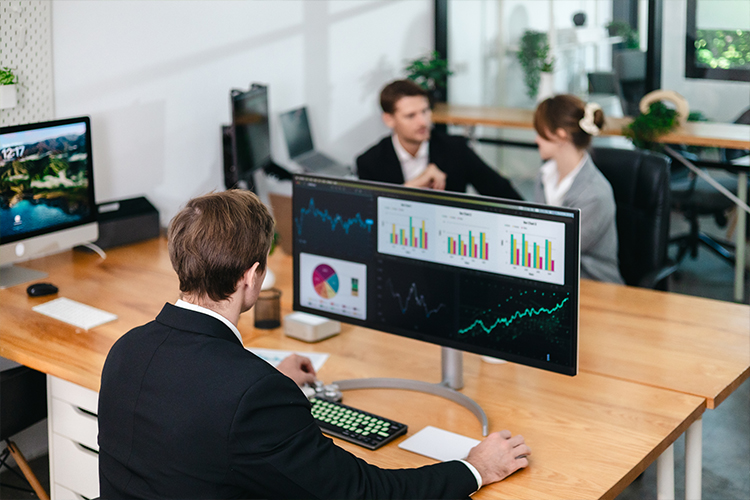 The Growing Influence of US Tech 100 on Global Markets