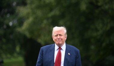 Stocks down in Canada, U.S., Europe as markets react to Trump's latest tariffs