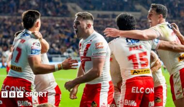 Tony Jacklin lifts the Ryder Cup in 1975